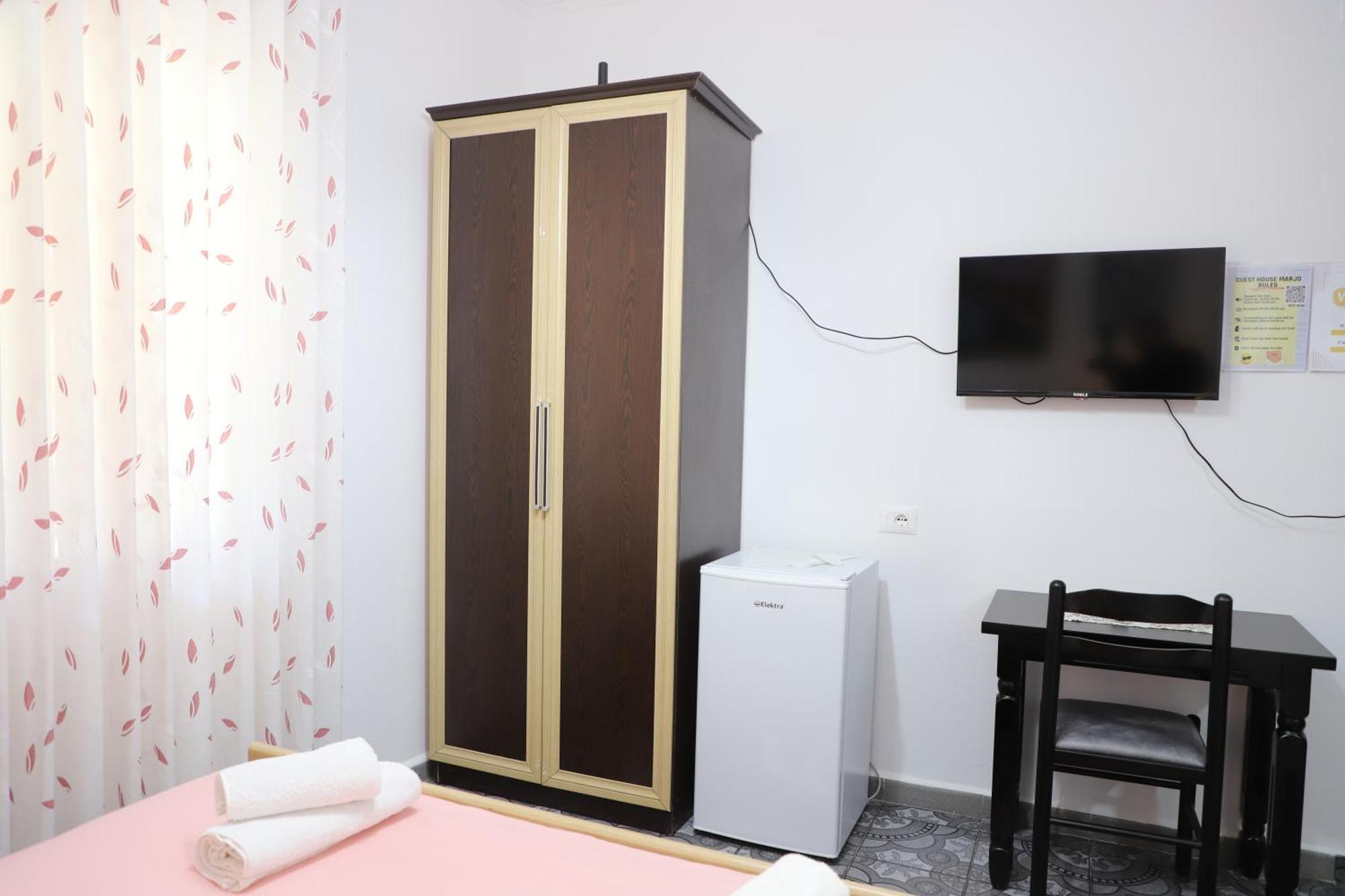 Guest House Marjo Berat Buitenkant foto
