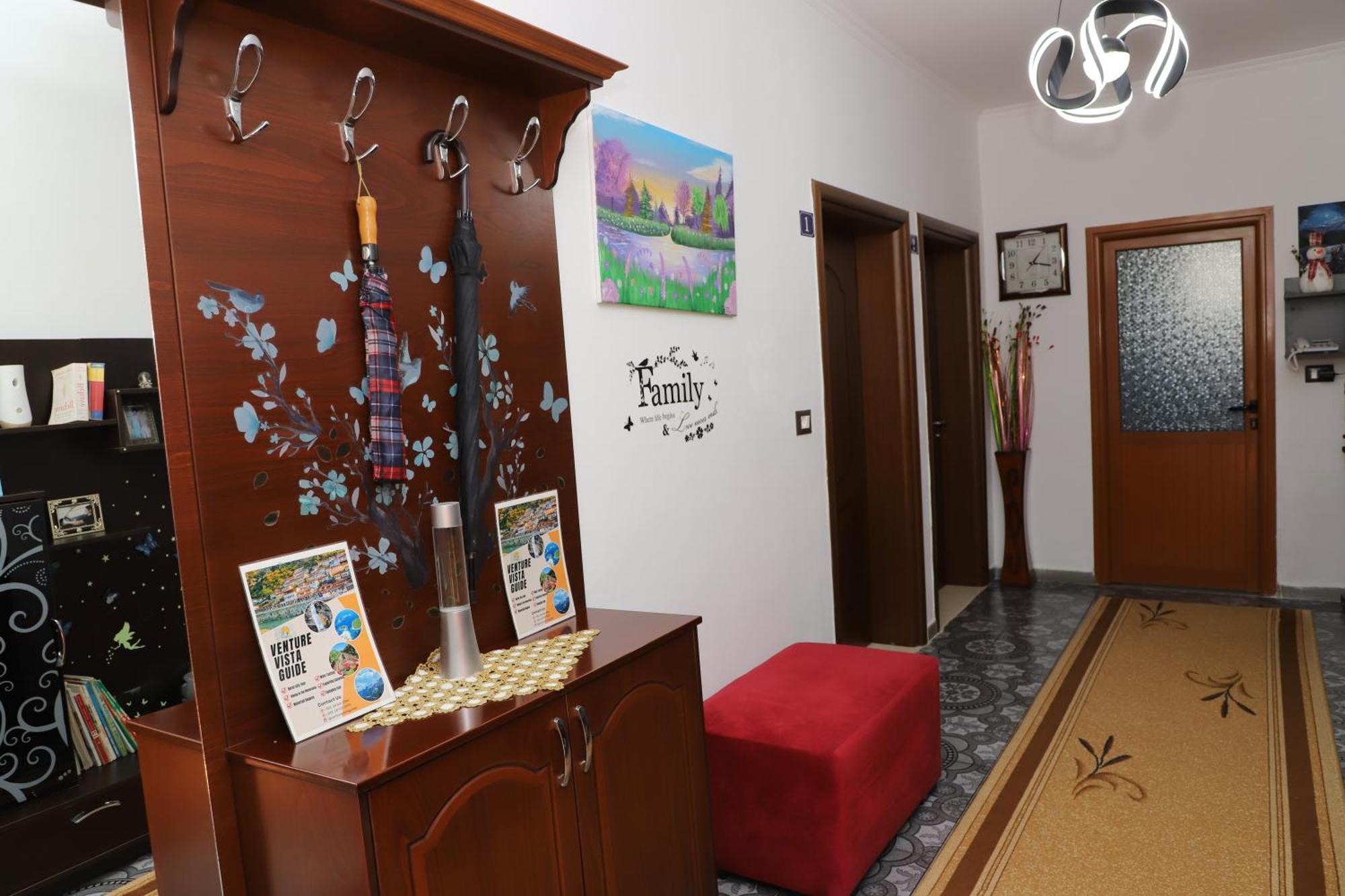 Guest House Marjo Berat Buitenkant foto